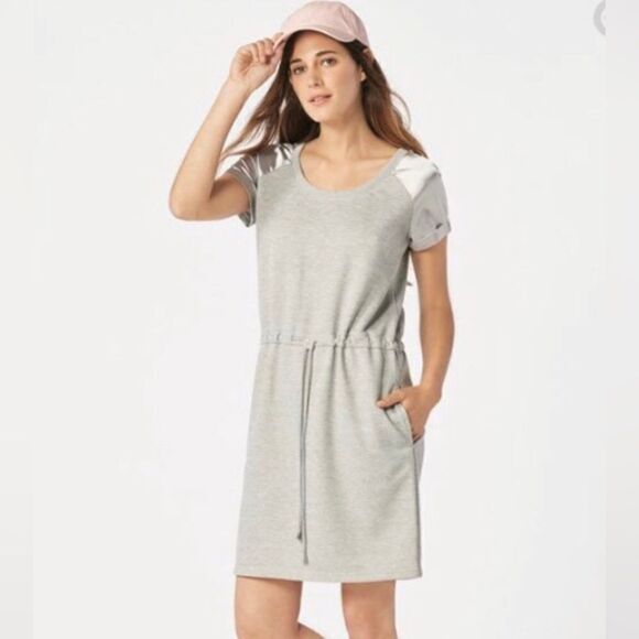NEW WITH TAGS WOMENS JUSTFAB SIZE MEDIUM - Picture 1 of 5